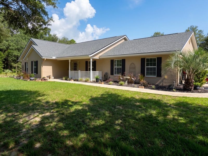 A finished GAF Timberline UHDZ roof on a home in Hernando