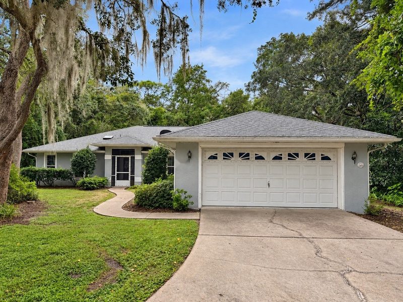 A finished Owens Corning Oakridge roof on a home in Hernando