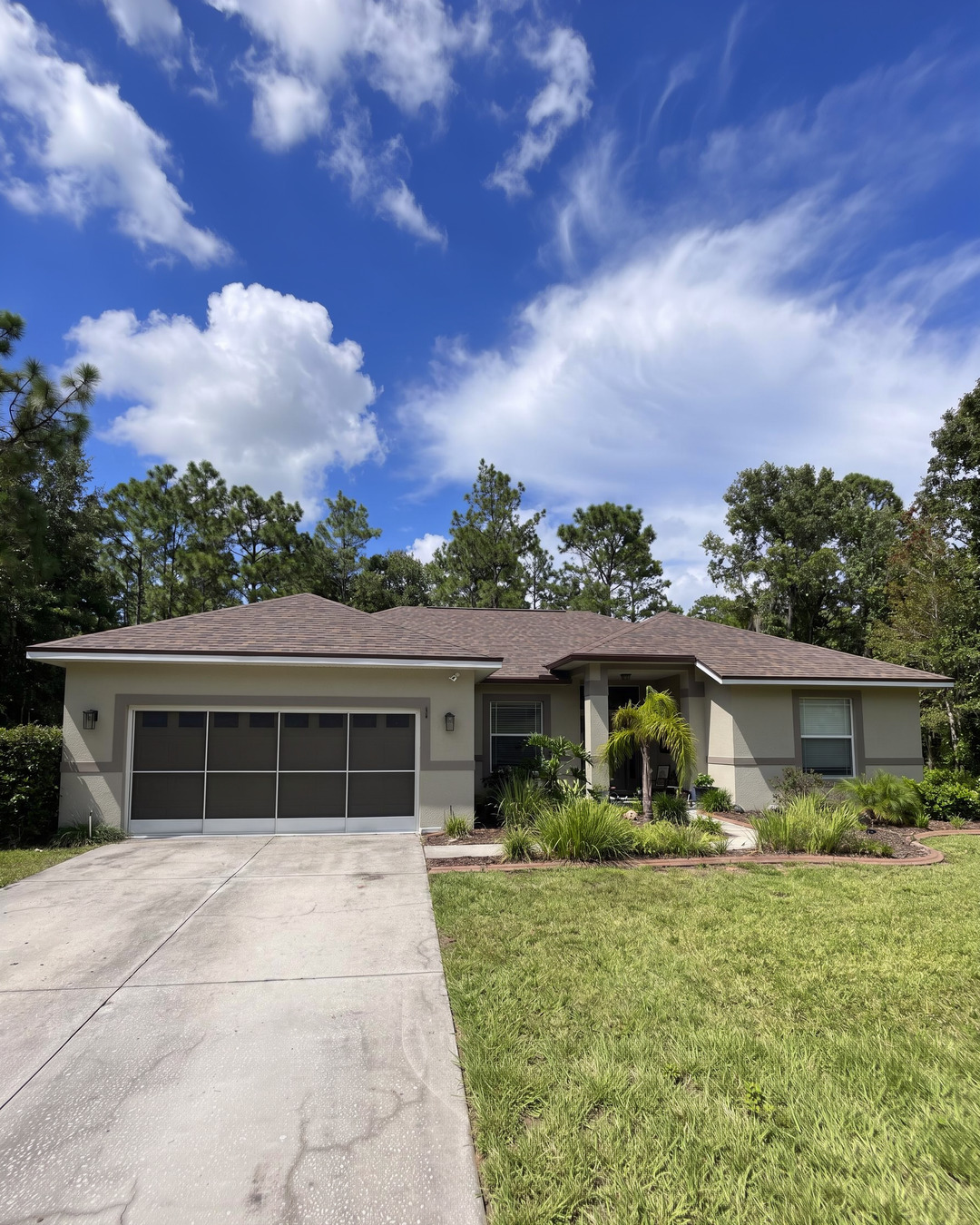 Finished Owens Corning TruDefinition Duration roof in Teak on a Homosassa FL home